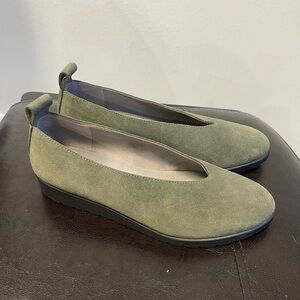Eileen Fisher humor heaven Dark Moss Suede Sport Shoes US 6.5